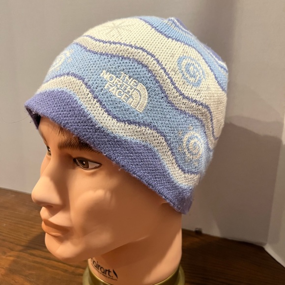 The. North Face Beanie - Picture 1 of 7